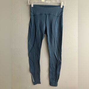 ❌Lululemon Blue Midrise Fleece Lined Animal Print Accent Leggings size 4
